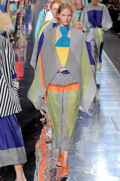 Look 53